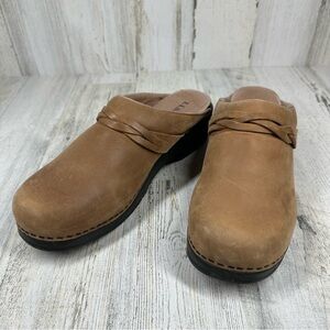 LL Bean Women's Braided Leather Clogs Mules Tan Brown Size 41 EUC